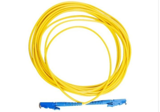 FTTX Network İçin Sarı E2000 UPC Fiber Optik Patch Cord Özel Tasarım Tedarikçi
