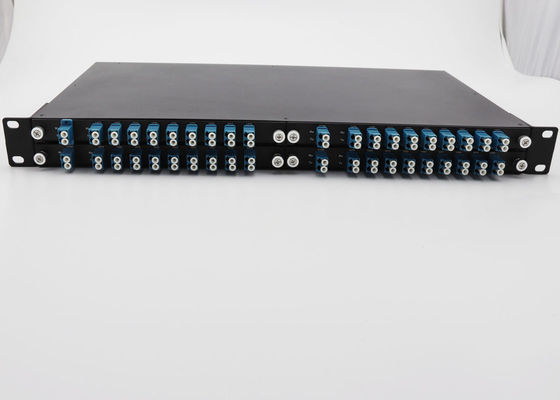 UPG Portu 1470 - 1610nm Dalga Boyu ile Tek Tip CWDM Mux Demux Dört Raf Tipi Tedarikçi